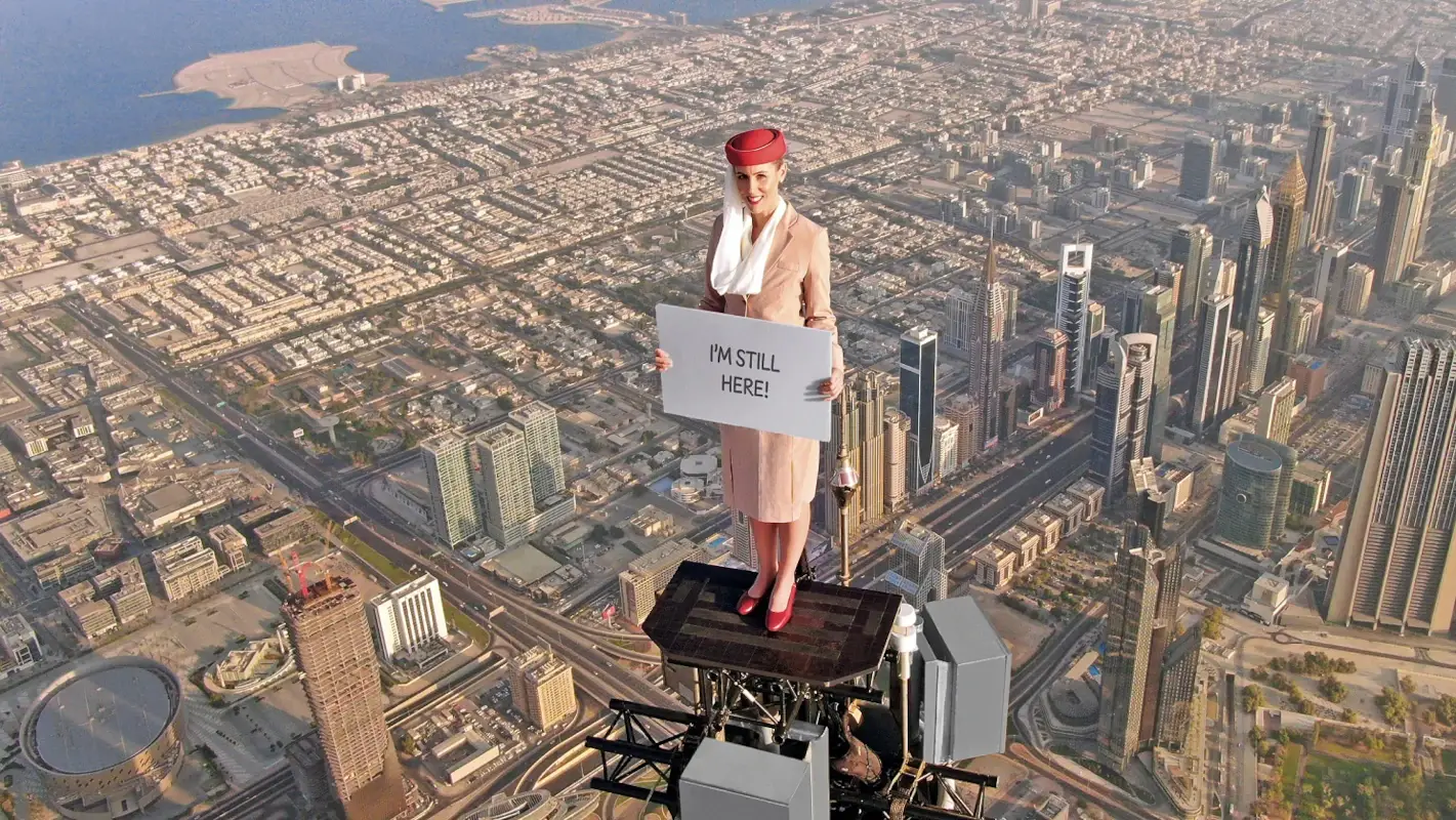 L'areo&nbsp;A380 di&nbsp;Emirates&nbsp;vola sul&nbsp;Burj&nbsp;Khalifa
